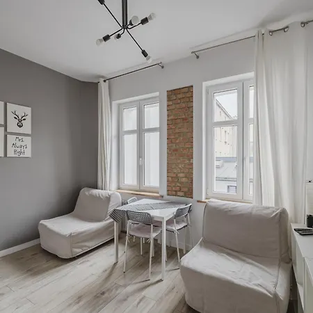 Jezyce Comfort By Bookinghost Appartamento Poznań